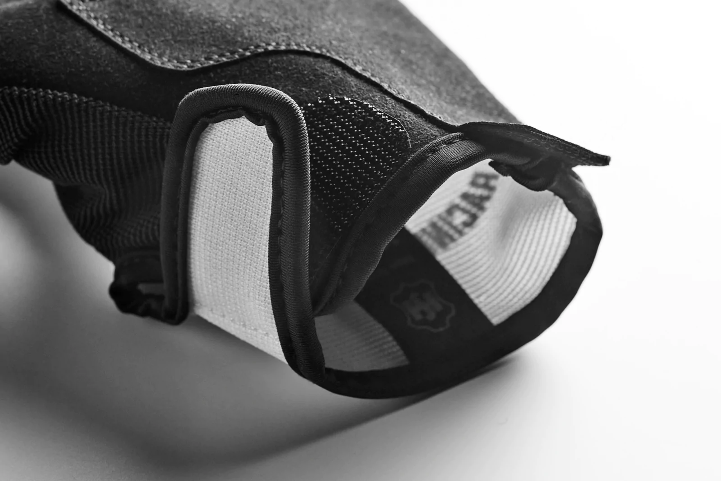 racing-division-gloves-closed_1800x1800.webp