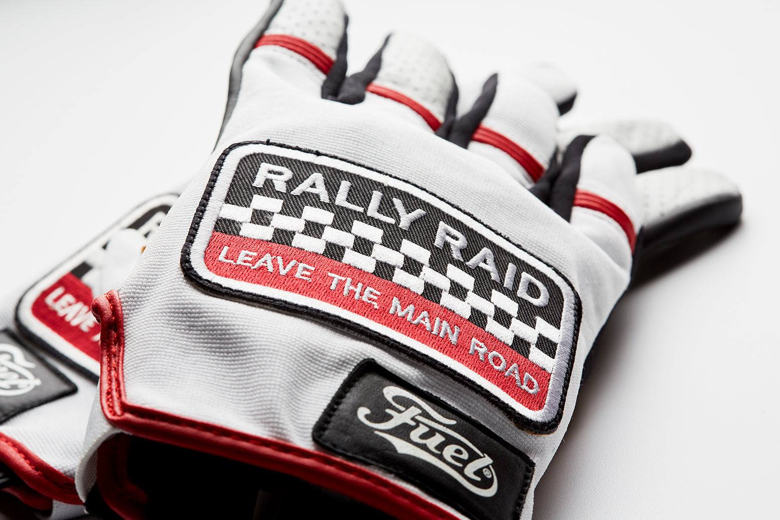 rally_raid_patch_gloves_2.jpg