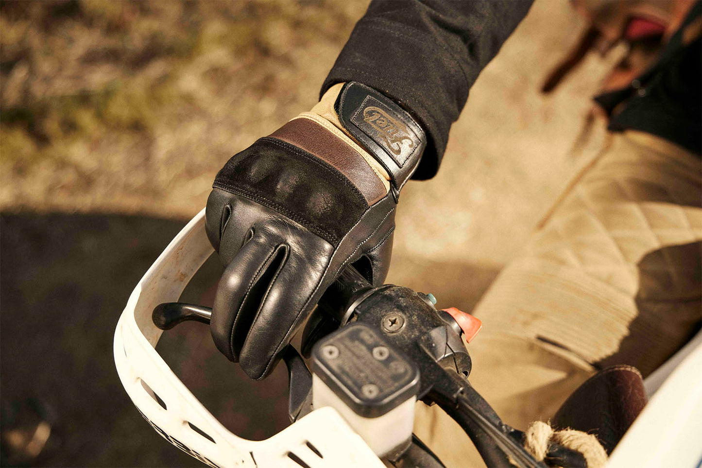 triple-crown-gloves_6.jpg