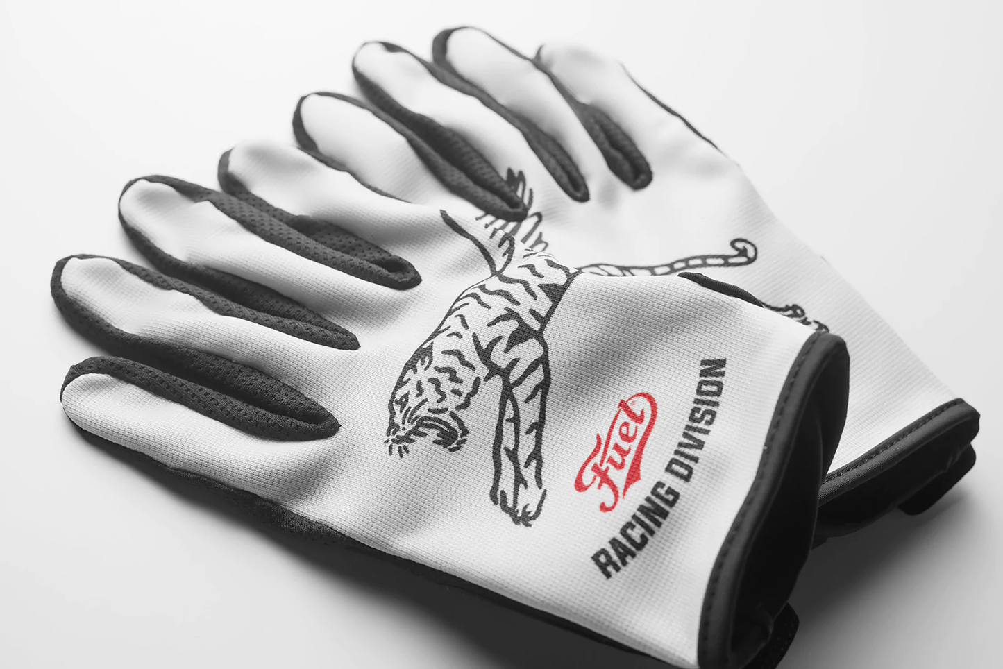 racing-division-gloves-detail_1800x1800.webp